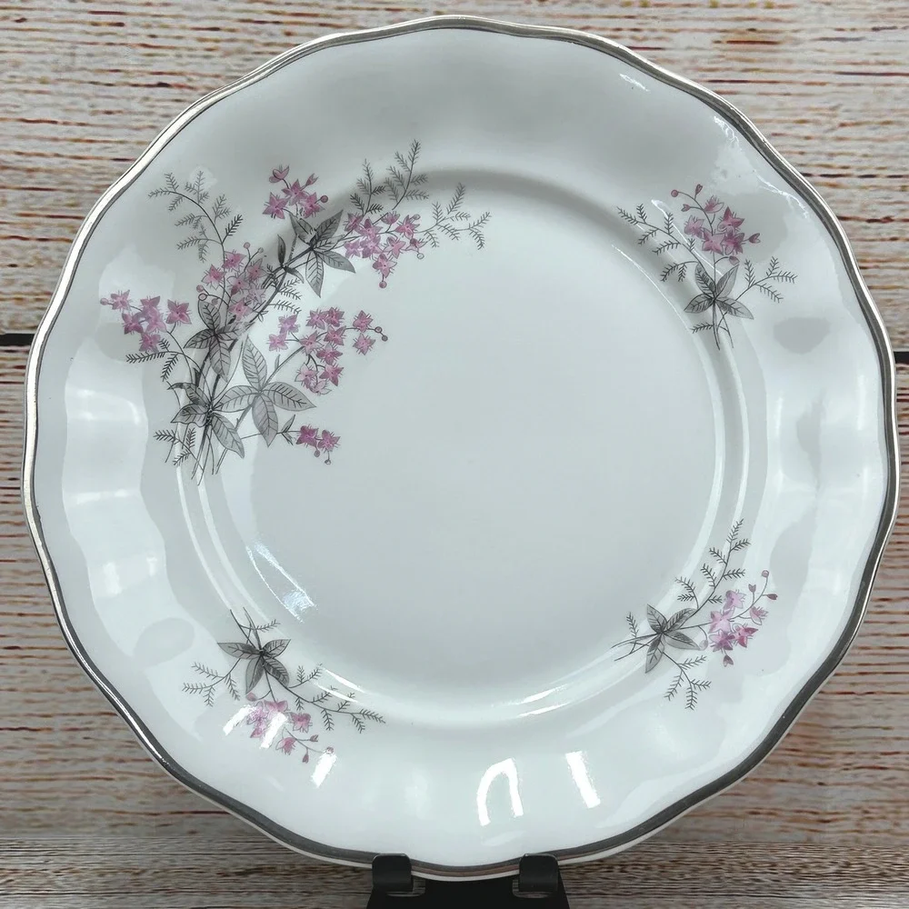 Favolina Karolina Jarolina Poland China Dinner Plate Silver Scalloped‎ 3879 12